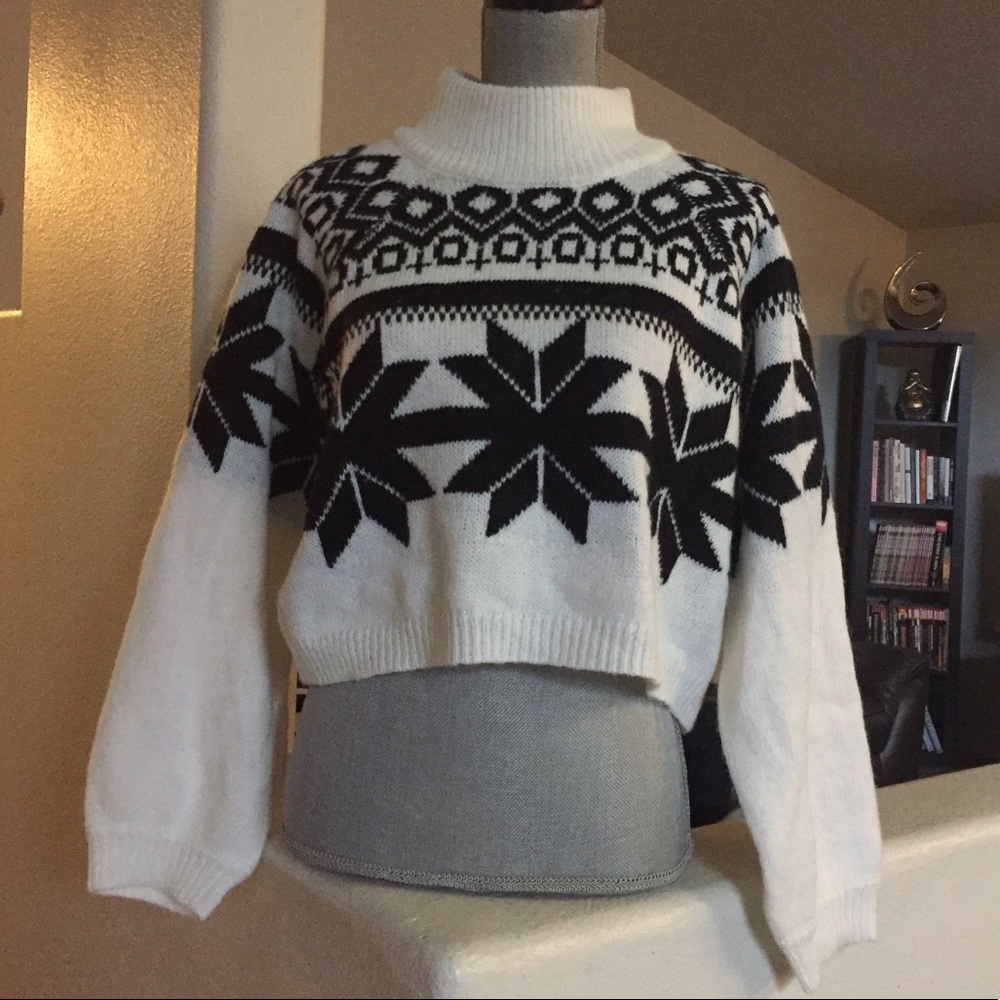 Crop Women’s sweater black white Large